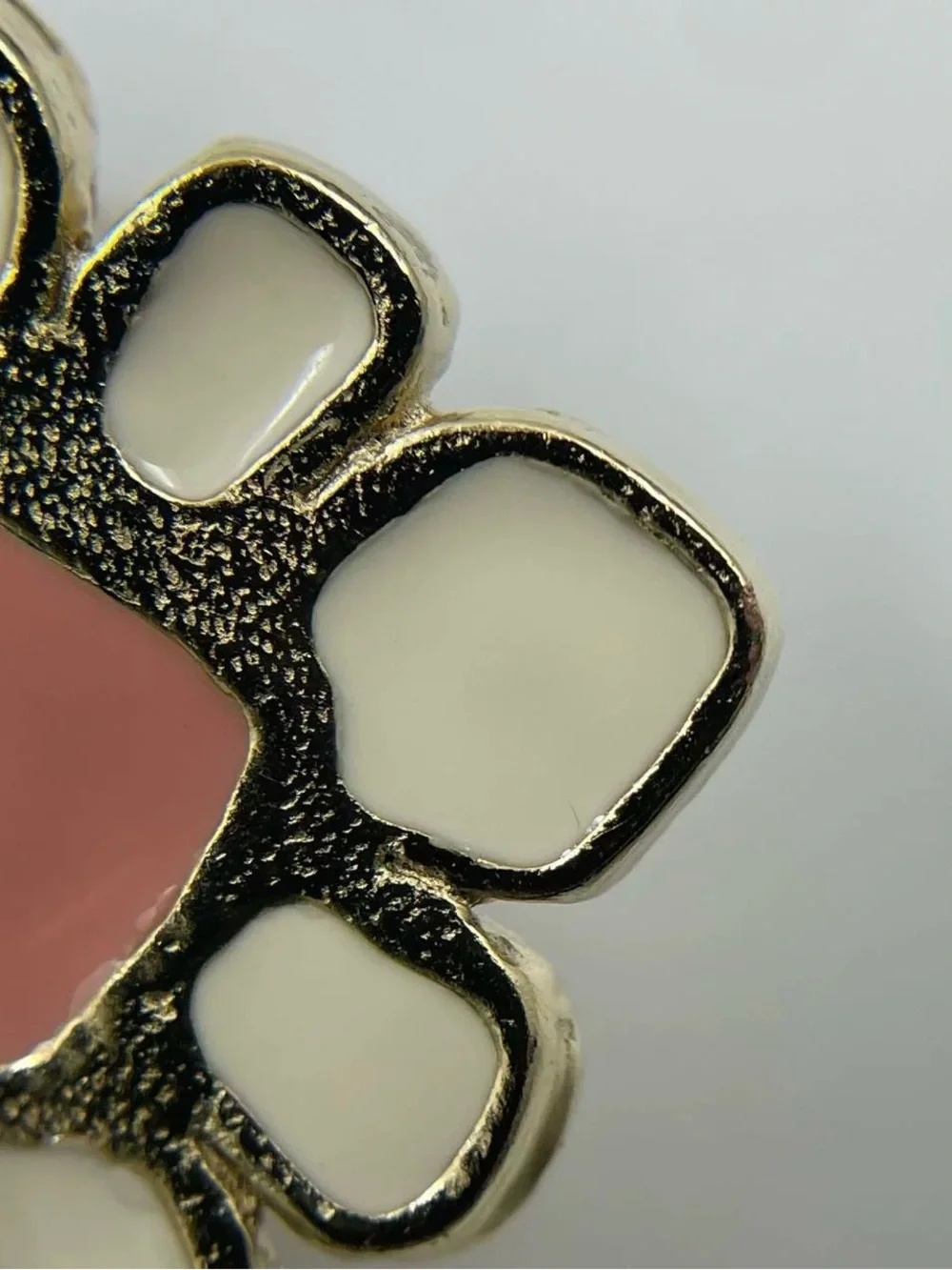 CHANEL elegant pendant